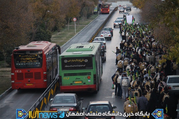 عزیمت دانشجویان دانشگاه صنعتی اصفهان به عتبات عالیات و پیاده روی اربعین (عکس: مرتضی زنگنه)